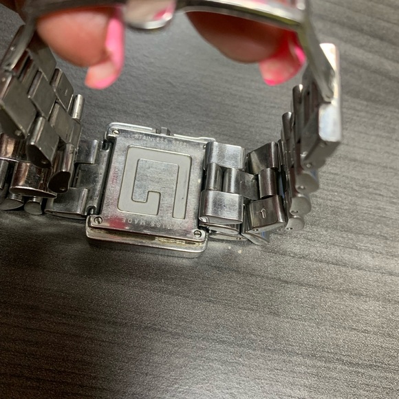 Authentic Gucci Men’s G Face Watch in Preloved condition - Picture 2 of 4